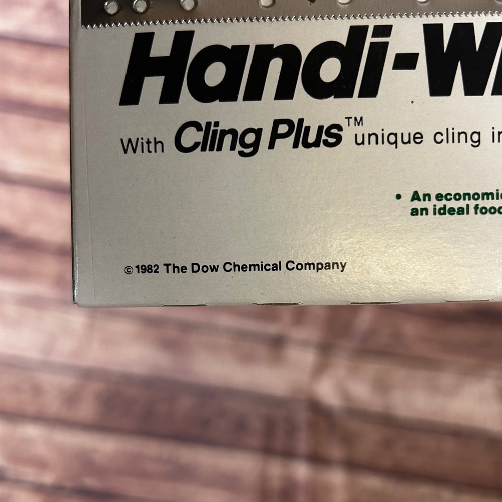 Vintage 1982 Dow Handi-Wrap II Cling Plus 200 SQ FT Sealed Plastic Film Prop - Picture 4 of 4
